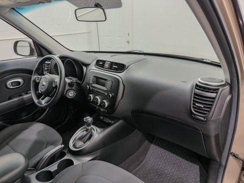Used 2014 Kia Soul FWD image 20