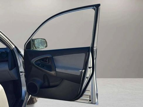 Used 2011 Toyota RAV4 2WD w/ 3rd Row image 22