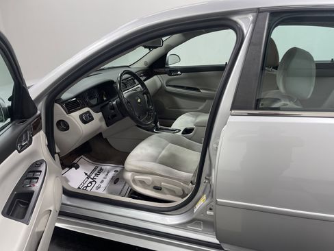 Used 2013 Chevrolet Impala LT w/ LT Sunroof Package image 9