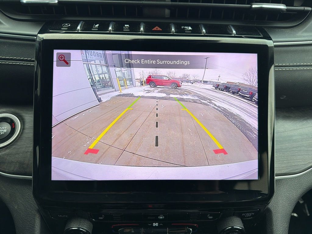 Used 2021 Jeep Grand Cherokee L Limited AWD/4WD image 27