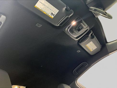 Used 2025 Toyota Corolla SE FWD image 22