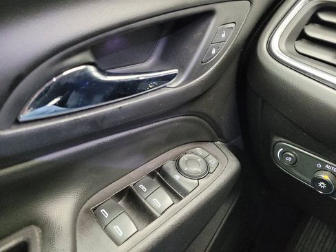 Used 2019 Chevrolet Equinox LT image 27