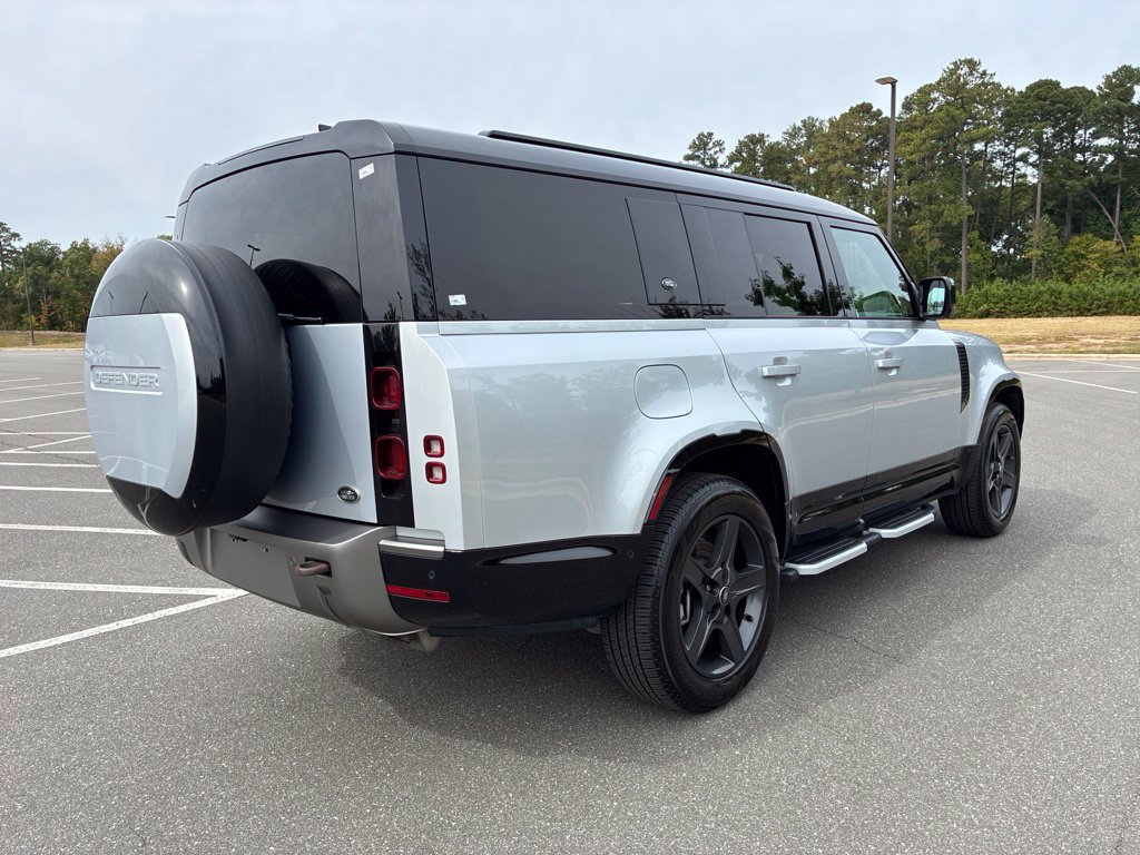 Used 2023 Land Rover Defender 130 X-Dynamic SE AWD/4WD image 5