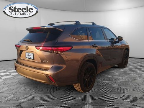 Used 2023 Toyota Highlander L image 5