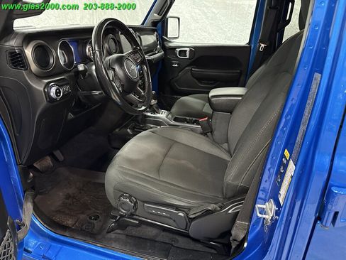 Used 2022 Jeep Gladiator Sport image 3