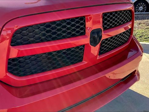 Used 2017 RAM 1500 Express image 32