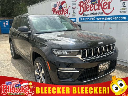 New 2025 Jeep Grand Cherokee Limited w/ Luxury Tech Group II image 1