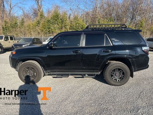 Used 2020 Toyota 4Runner TRD Off-Road Premium image 2