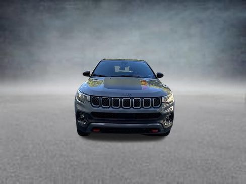 Used 2024 Jeep Compass Trailhawk AWD/4WD image 2
