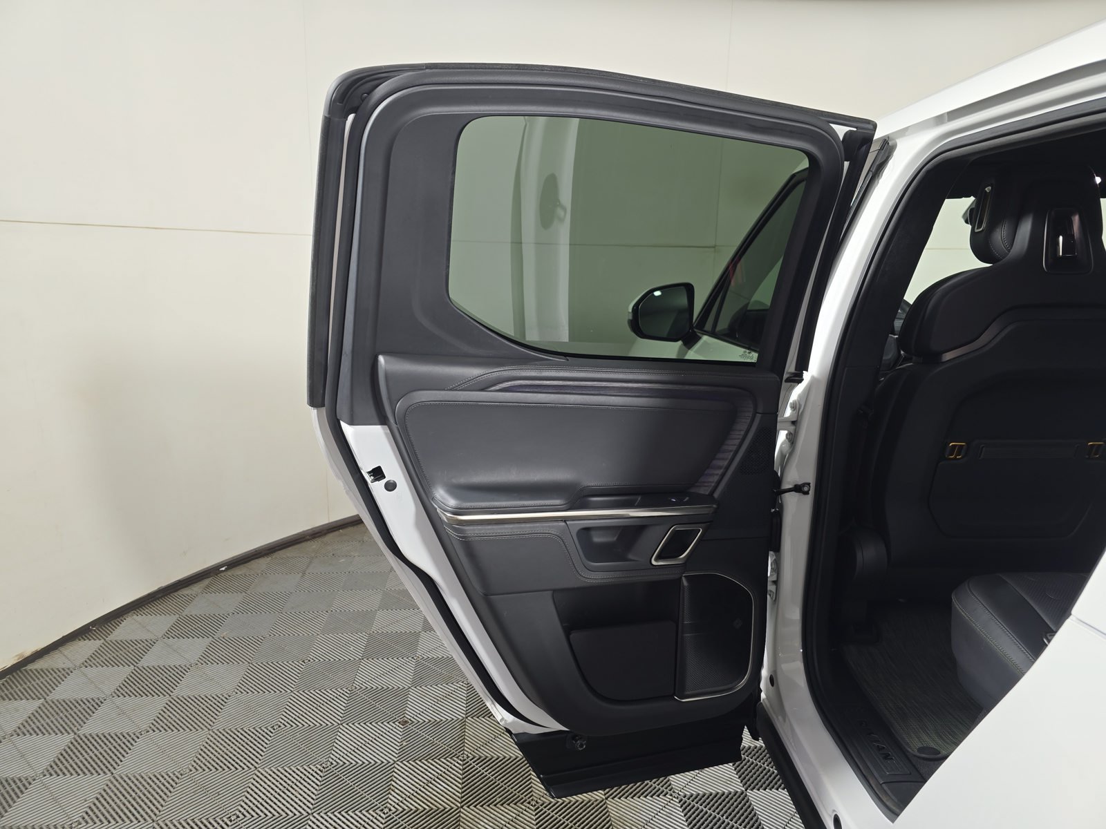 Used 2023 Rivian R1T Adventure Quad AWD/4WD image 17