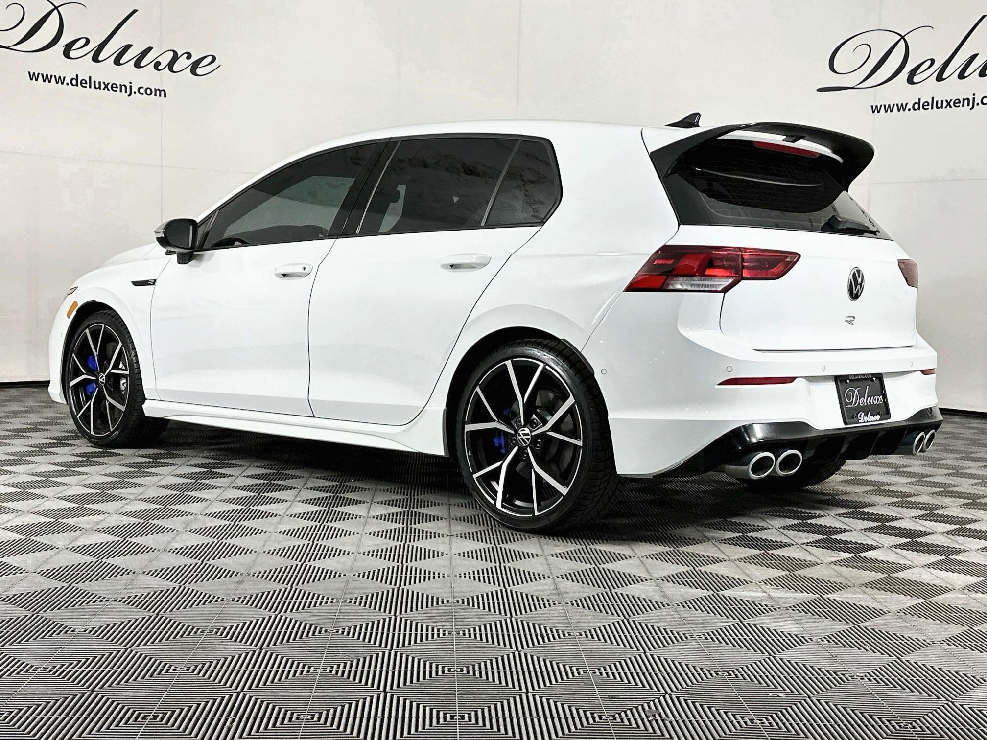 Used 2024 Volkswagen Golf R AWD/4WD image 4