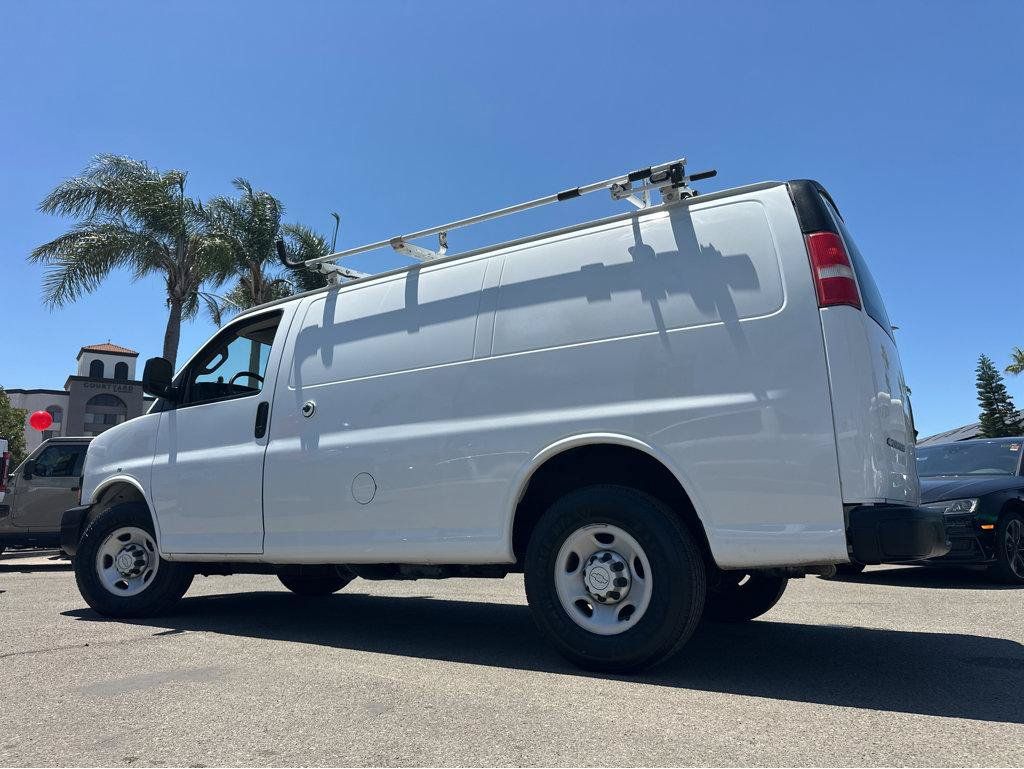 Used 2018 Chevrolet Express 2500 w/ Driver Convenience Package RWD image 3