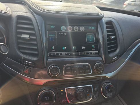 Used 2015 Chevrolet Impala LT w/ Convenience Package image 15