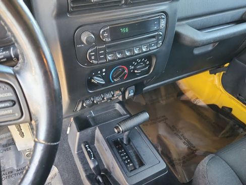 Used 2006 Jeep Wrangler Unlimited Rubicon AWD/4WD image 22