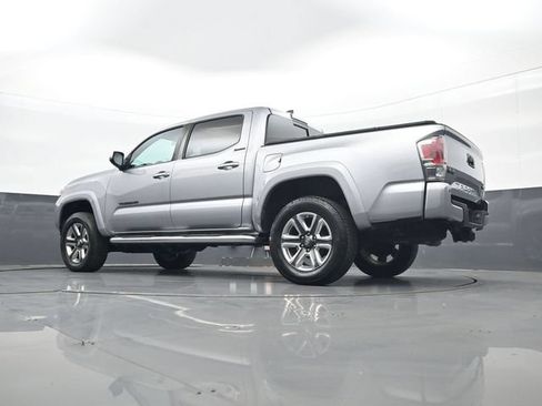 Used 2019 Toyota Tacoma Limited AWD/4WD image 27