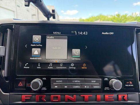 Used 2025 Nissan Frontier PRO-4X AWD/4WD image 5