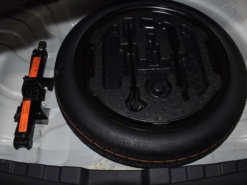 Used 2024 Nissan Sentra SV image 31