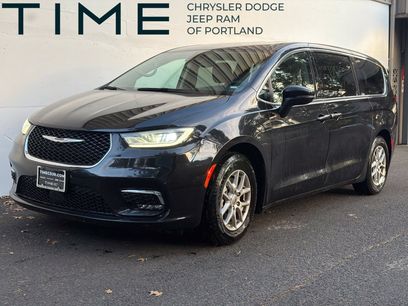 Used 2023 Chrysler Pacifica Touring-L