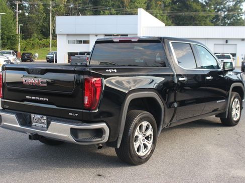 Used 2025 GMC Sierra 1500 SLT AWD/4WD image 7