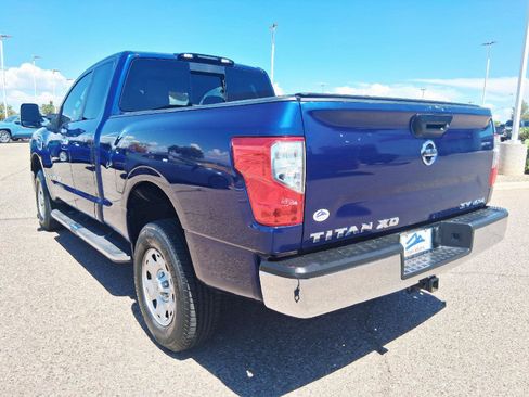 Used 2017 Nissan Titan SV AWD/4WD image 3