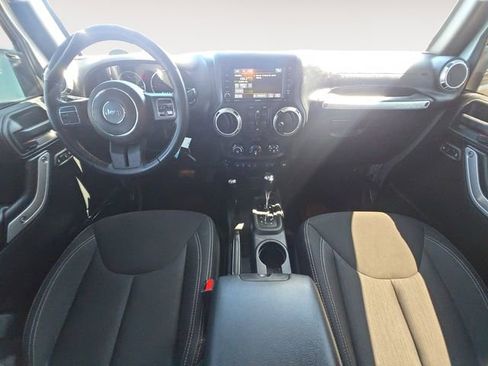 Used 2017 Jeep Wrangler Unlimited Sahara AWD/4WD image 10
