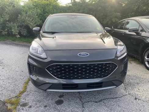 Used 2020 Ford Escape SE FWD image 3