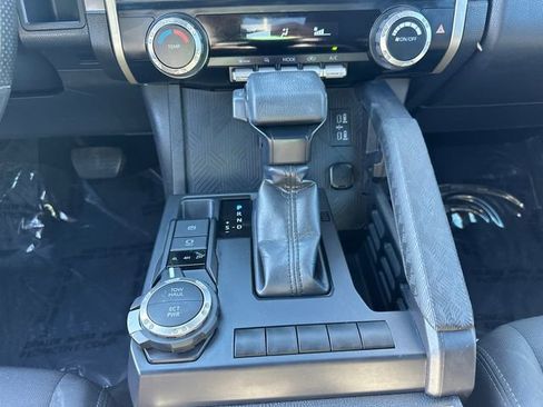 Used 2024 Toyota Tacoma SR5 AWD/4WD image 25