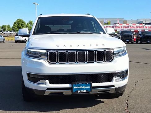 Used 2022 Jeep Wagoneer Series III AWD/4WD image 3