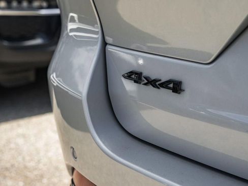 New 2025 Jeep Grand Cherokee Limited w/ Luxury Tech Group II image 8