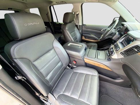 Used 2020 GMC Yukon Denali w/ Denali Premium Package AWD/4WD image 14