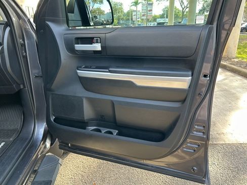 Used 2017 Toyota Tundra SR5 image 27