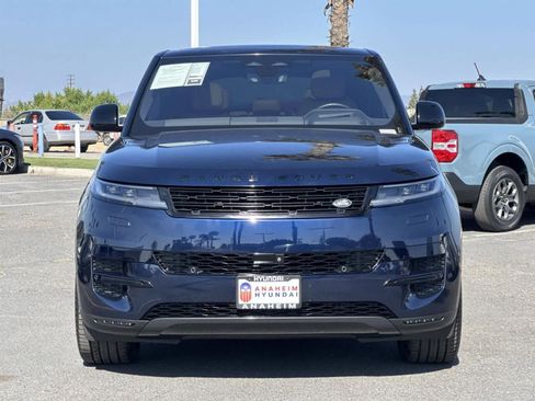 Used 2023 Land Rover Range Rover Sport SE image 2