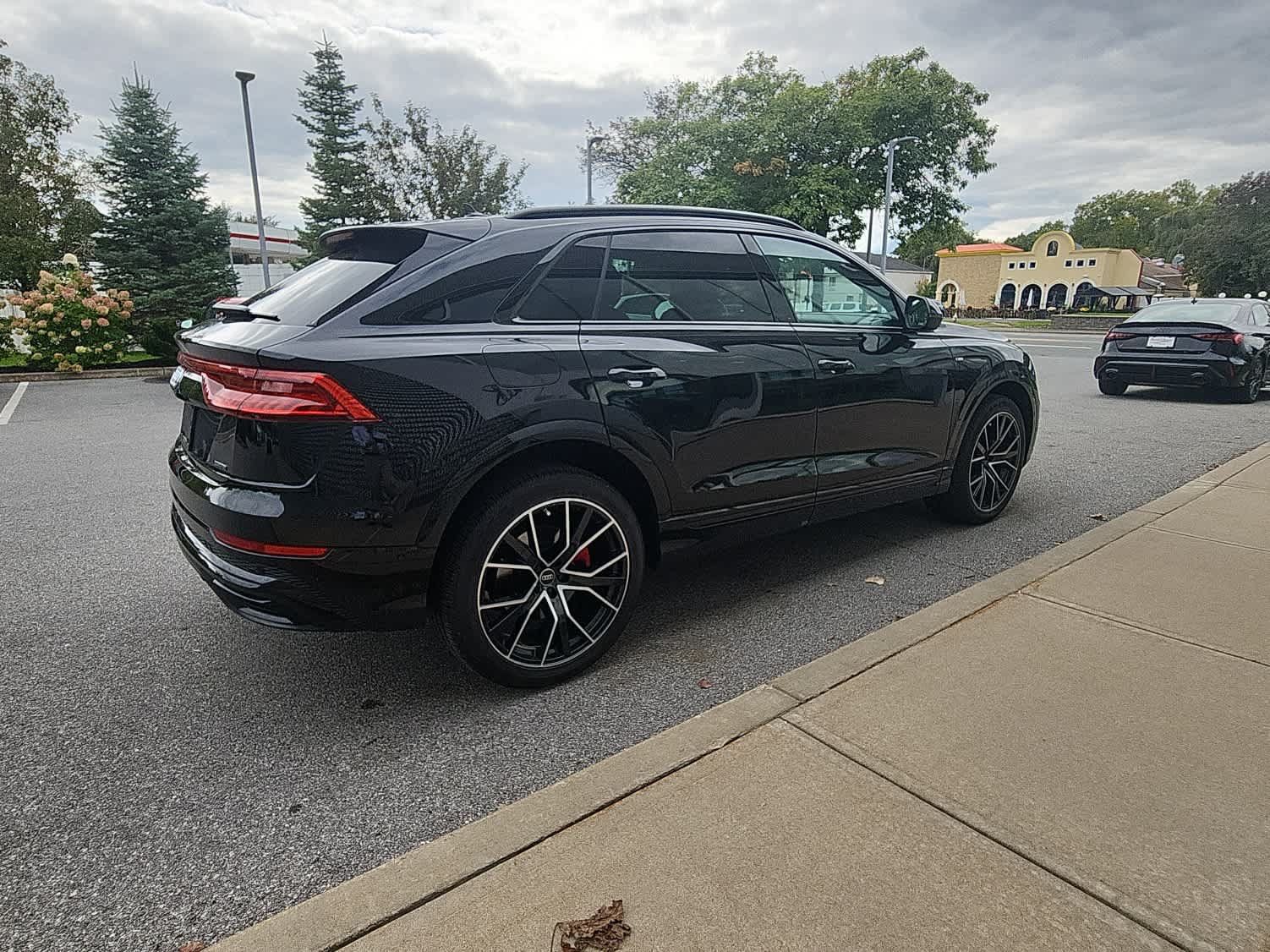 Used 2023 Audi Q8 Premium Plus AWD/4WD image 14