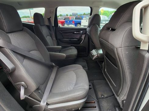 Used 2017 Chevrolet Traverse LT w/ Style and Technology Package FWD image 21