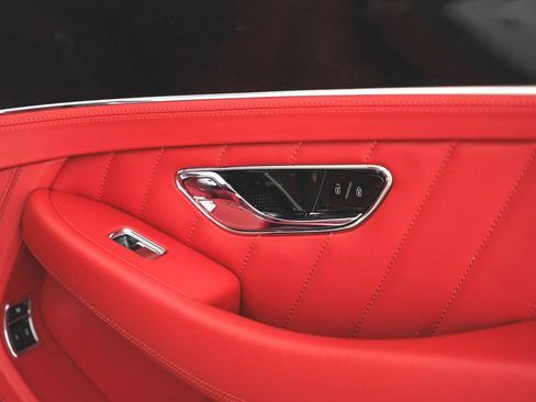 Used 2024 Bentley Continental GT image 29