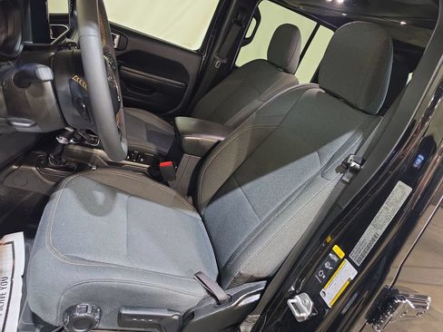 Used 2024 Jeep Wrangler Unlimited Sport AWD/4WD image 13