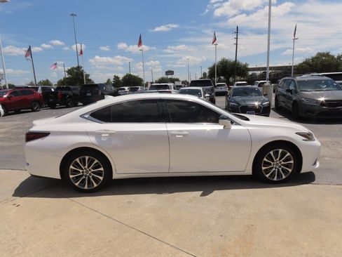 Used 2020 Lexus ES 350 w/ Premium Package FWD image 8