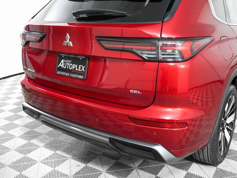 Used 2025 Mitsubishi Outlander SEL image 36
