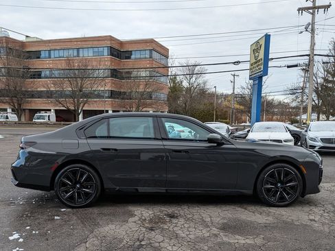Used 2023 BMW 760i xDrive AWD/4WD image 6