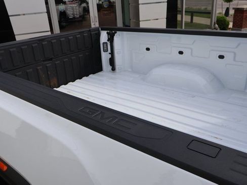 Certified 2025 GMC Sierra 2500 SLT AWD/4WD image 16