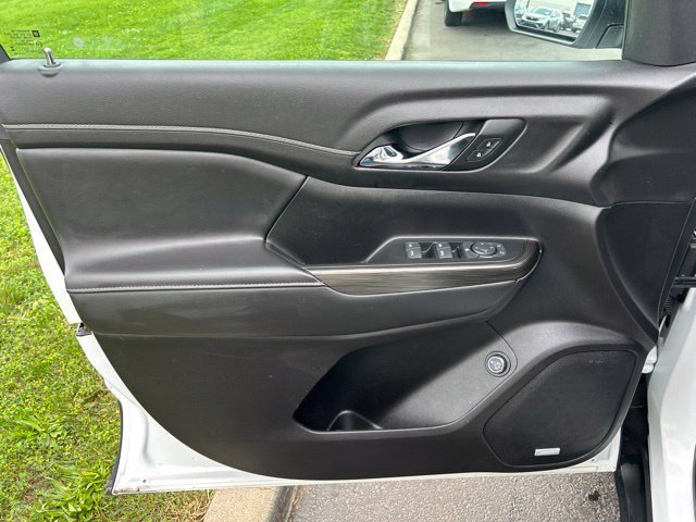 Used 2023 GMC Acadia SLT FWD image 11