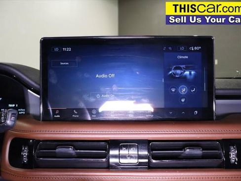 Used 2023 Lincoln Nautilus Reserve AWD/4WD image 17