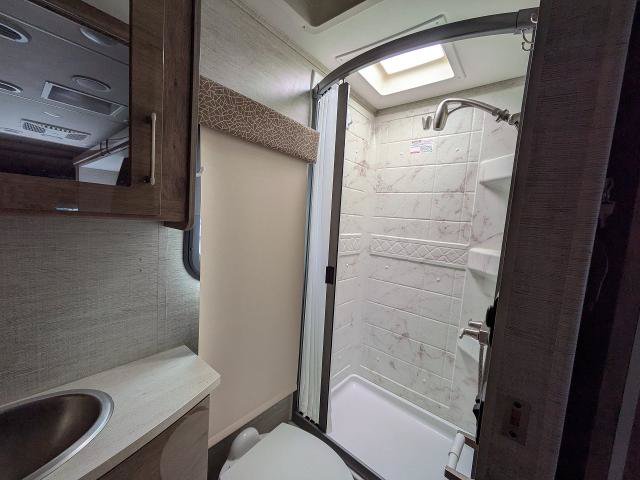 Used 2020 Mercedes-Benz Sprinter 3500 image 18