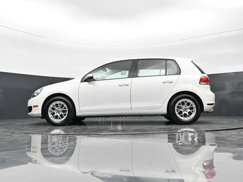Used 2010 Volkswagen Golf 4-Door FWD image 31