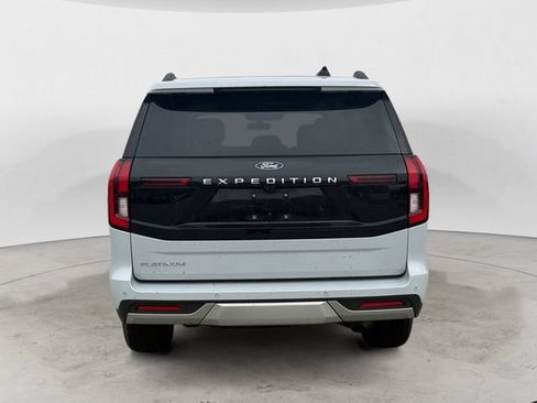 Certified 2025 Ford Expedition Platinum AWD/4WD image 4