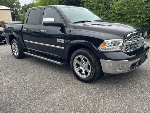 Used 2016 RAM 1500 Laramie w/ Convenience Group image 3