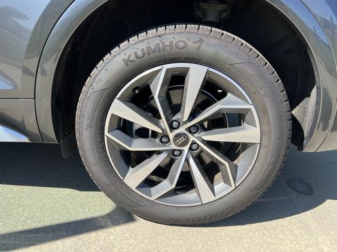 Used 2023 Audi Q5 2.0T Premium w/ Convenience Package image 13