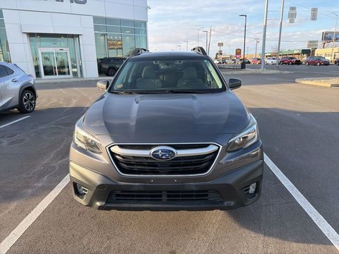 Used 2020 Subaru Outback Premium image 5