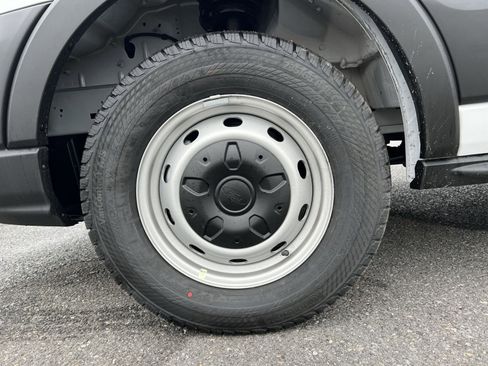 New 2026 Ford Transit 250 148 Medium Roof image 12