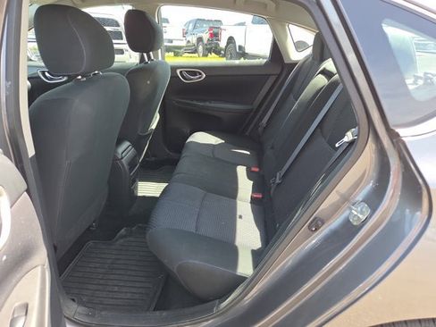 Used 2019 Nissan Sentra SR FWD image 11